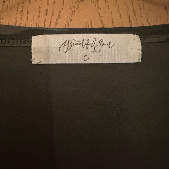 ✨SOLD✨ A Beautiful Soul Top - Picture 3 of 5